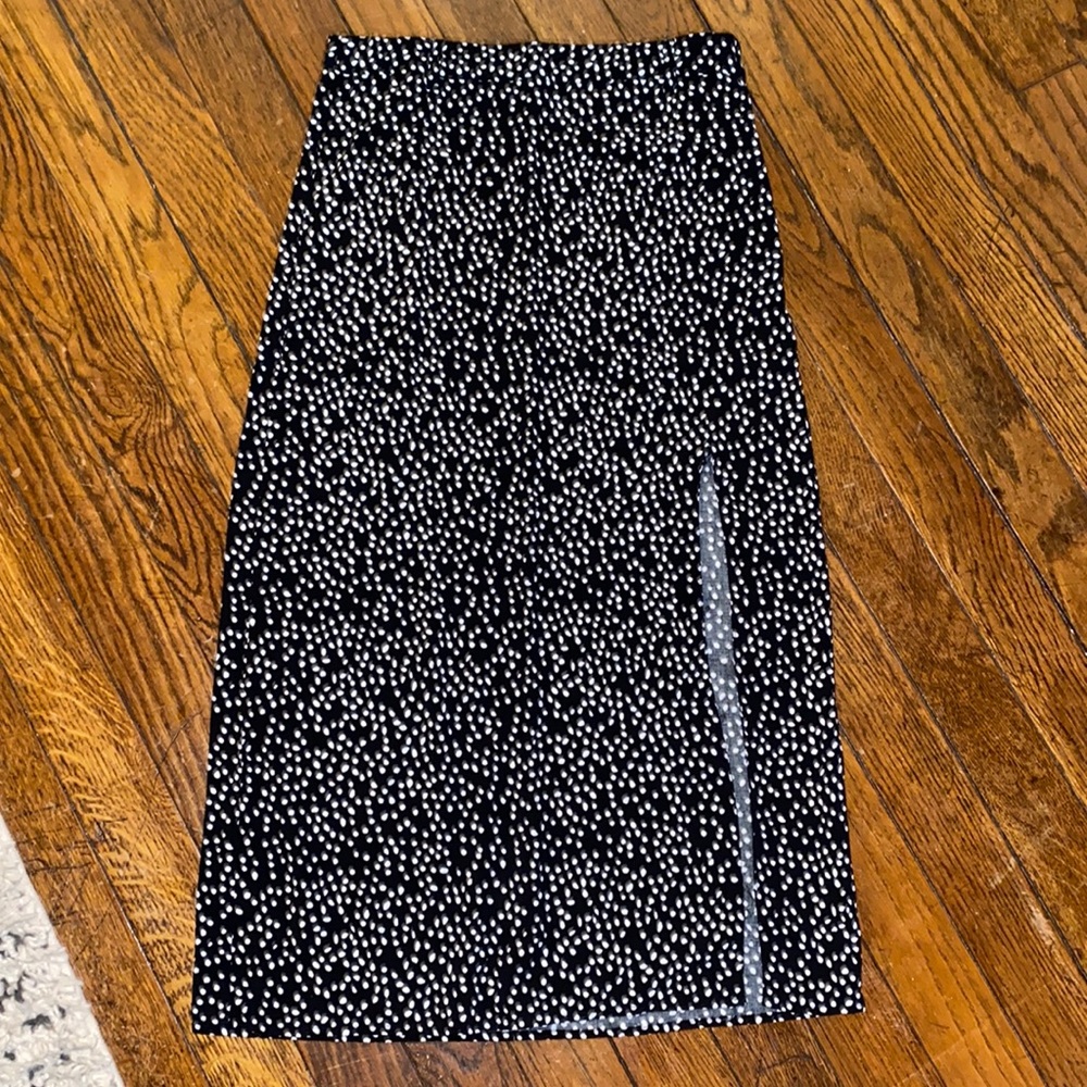 Skirt with slit